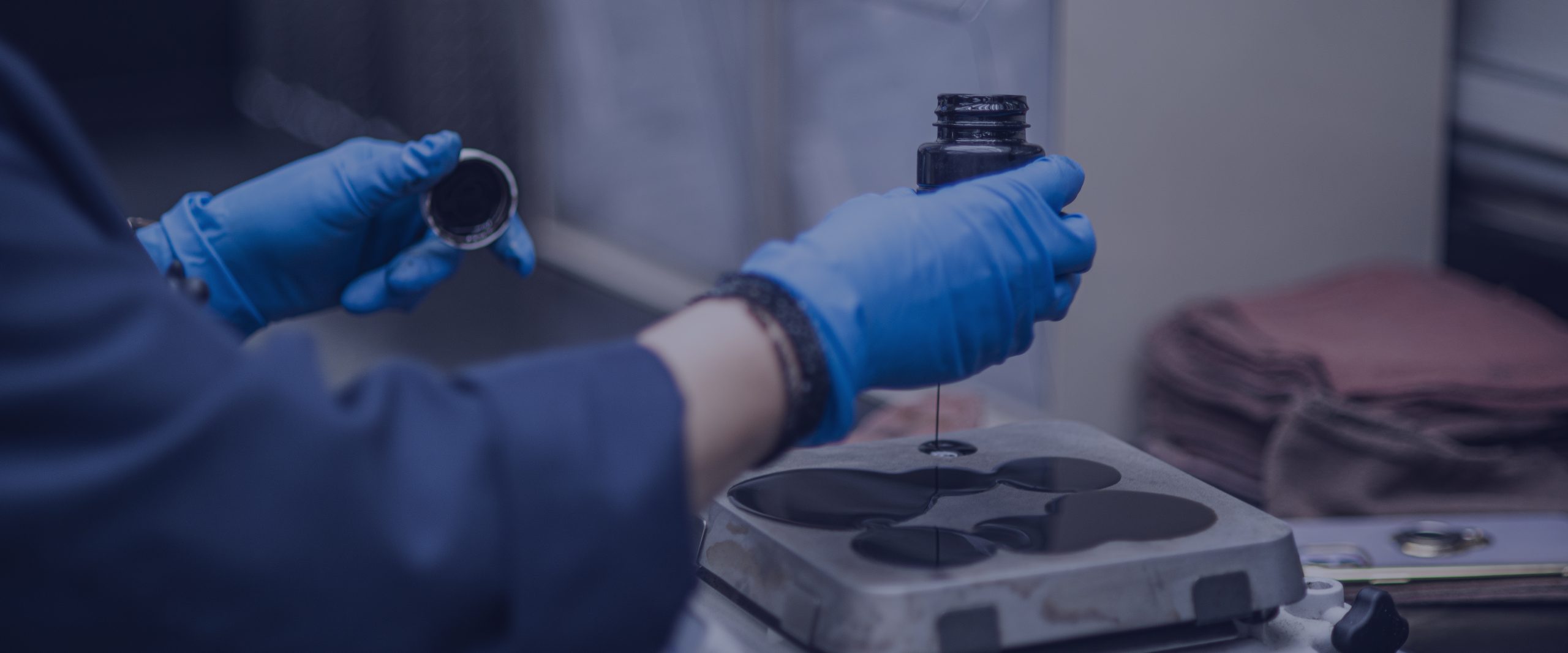 header image showing the oil being poured into the testing tray